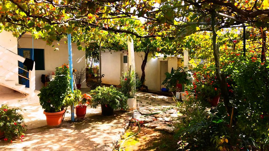 The Grandfather'S Room Himarë Exterior foto